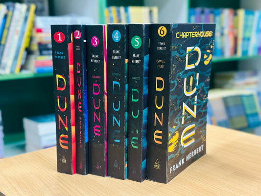 DUNE set ( 6 book ) Frank Herbert's Dune Saga 6-Book Boxed Set: Dune, Dune Messiah, Children of Dune, God Emperor of Dune, Heretics of Dune, andChapterhouse: Dune