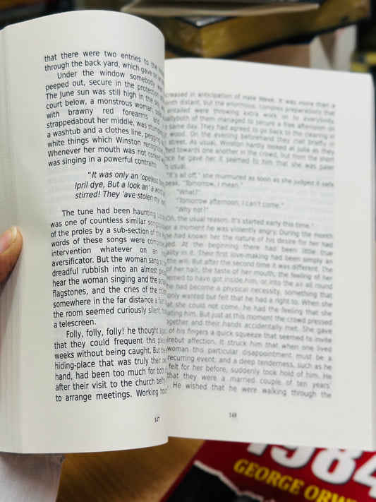 1984 by George Orwell ( Premium )